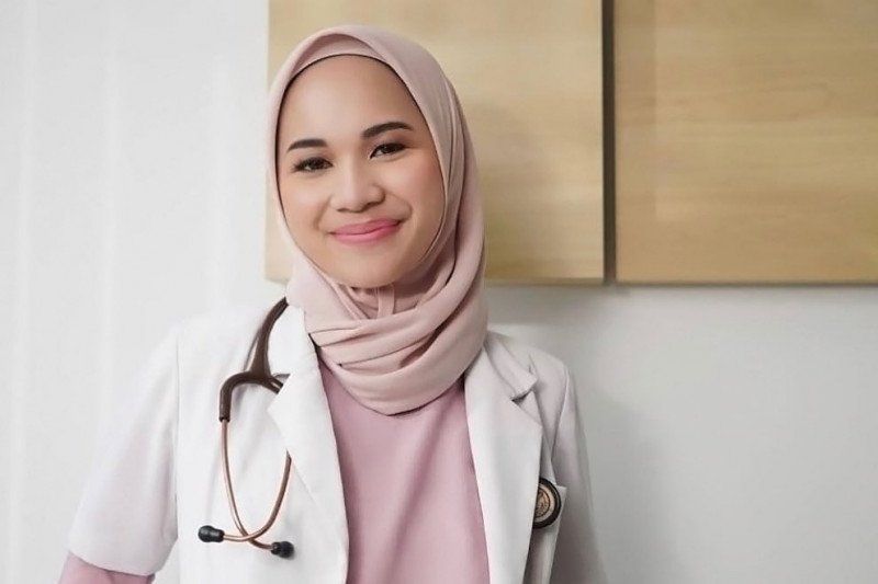 podiumnews.com-Dokter Ini Gandeng Difabel Hadirkan Masker Ondel-ondel
